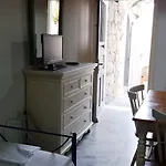马诺斯酒店 3*
