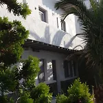 马诺斯酒店 3*