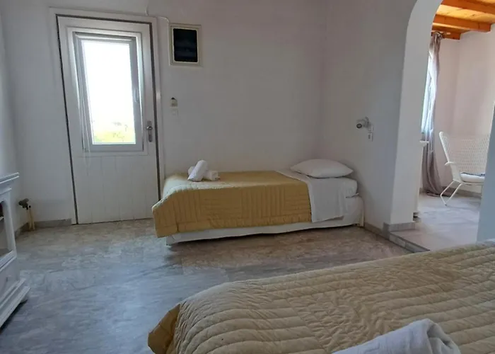 Manos 3* Mykonos Town