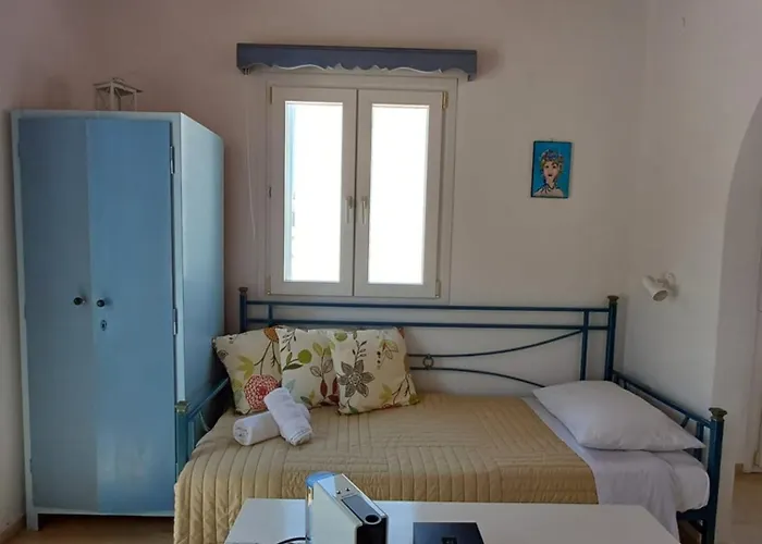 Manos 3* Mykonos Town