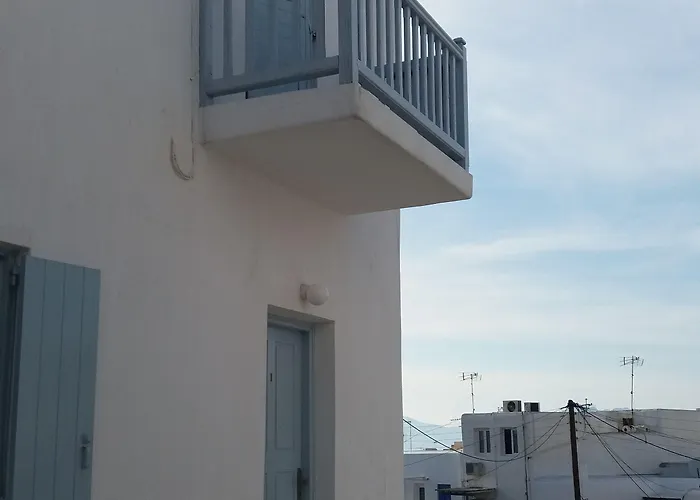 Manos Lägenhetshotell