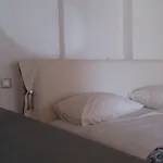マノス ルームズ 3*