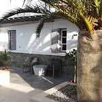マノス ルームズ 3* Mykonos Town