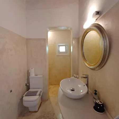 Manos Apart-hotel 3*