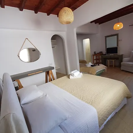 Manos Apartahotel 4*
