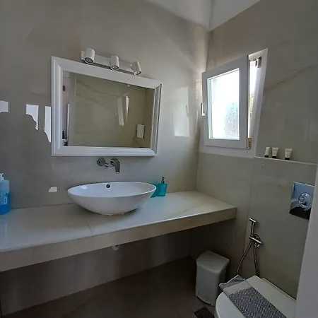 Manos Apartahotel 4*